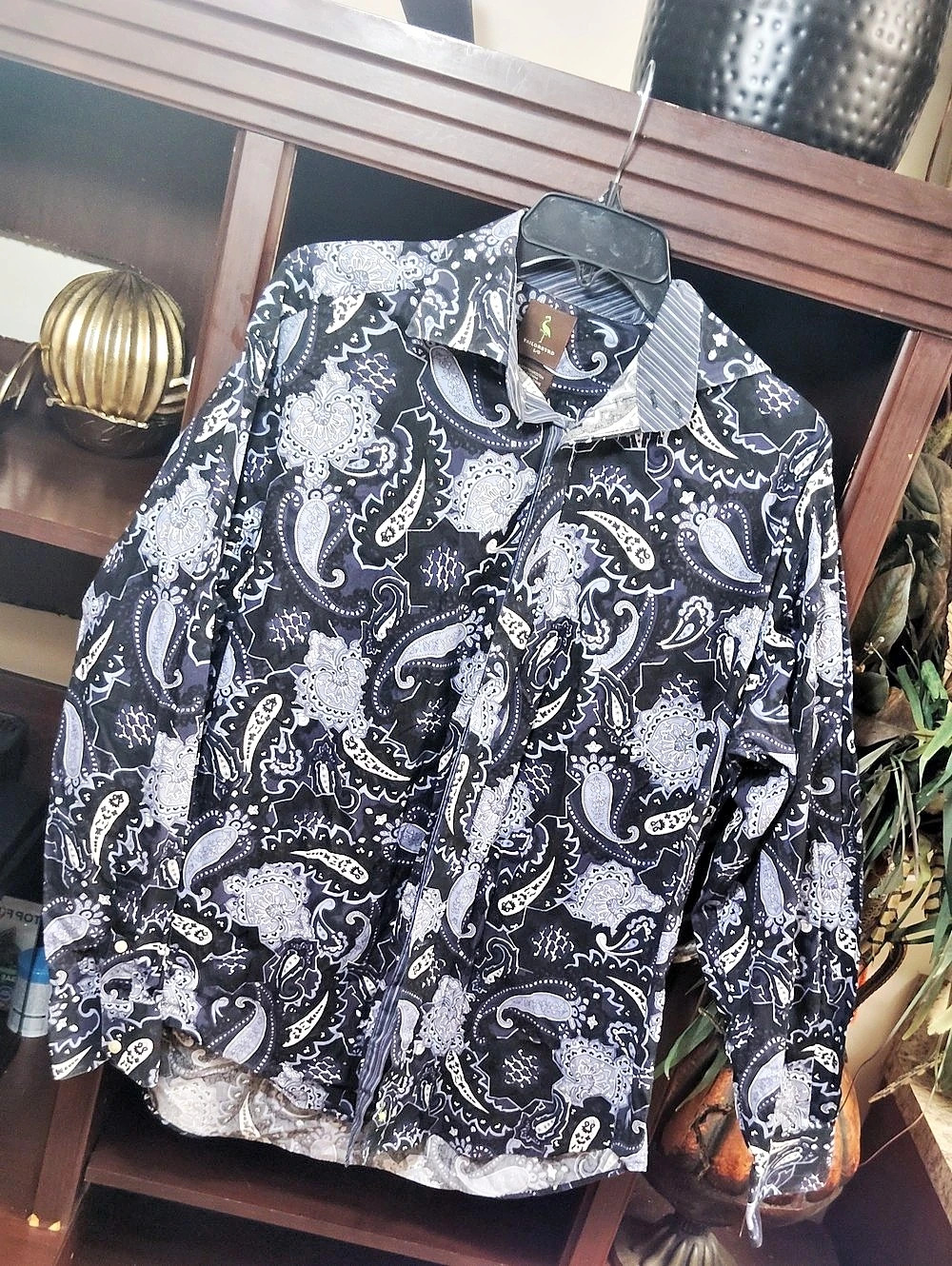 Tailorbyrd Paisley Cotton Button Down in Black & White Large Like New